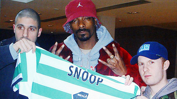 Snoop Dogg muốn đầu tư vào đội bóng đánh bại Barca