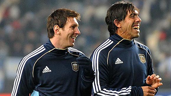 Tevez đánh giá Messi cao hơn Ronaldo Tevez đánh giá Messi cao hơn Ronaldo