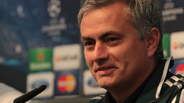 Mourinho thấy tiếc cho HLV 