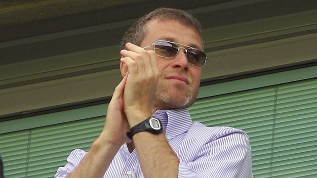 Tiền chi cho HLV đủ giúp Abramovich mua Ronaldo Tiền chi cho HLV đủ giúp Abramovich mua Ronaldo