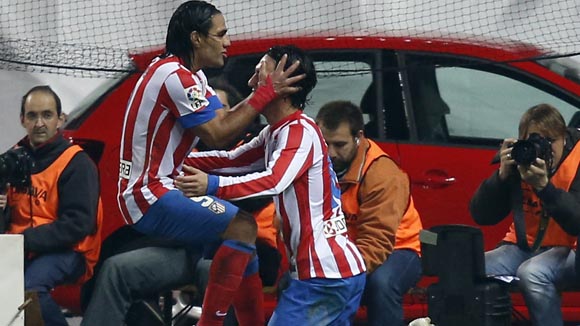 Atletico 4-0 Sevilla: Falcao lại nổ, Atletico thắng lớn!