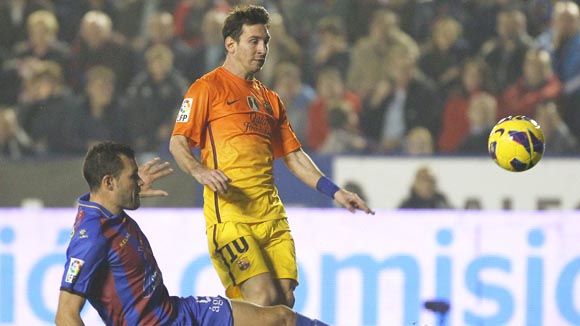 Điểm tin sáng 26/11: Messi giúp Barca hơn Real 11 điểm Điểm tin sáng 26/11: Messi giúp Barca hơn Real 11 điểm