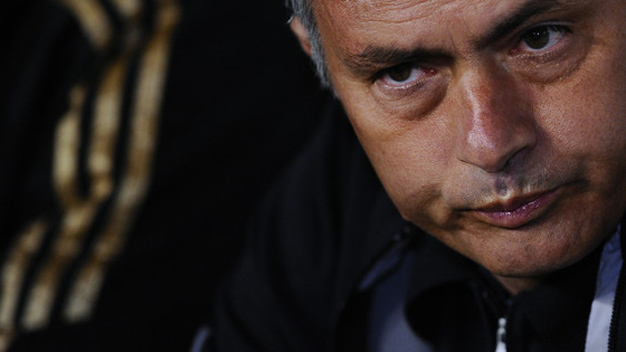 Mourinho quyền gì phàn nàn lịch thi đấu?