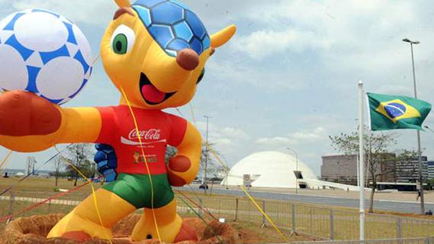 Linh vật World Cup 2014 có tên chính thức là 