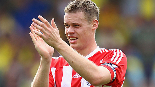 Từ chối đội bóng cũ M.U, Shawcross gia hạn với Stoke