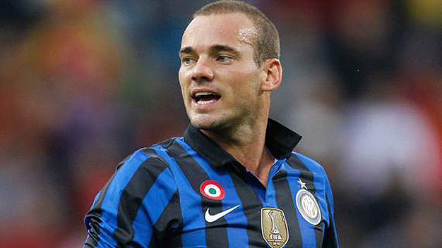 Đối thủ của M.U lần lượt rút khỏi cuộc đua giành Sneijder