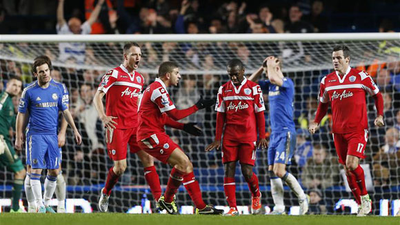 Chelsea 0-1 QPR: Đầu năm ăn quả đắng