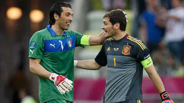 Thắng sát nút Casillas, Buffon hay nhất thế kỷ 21