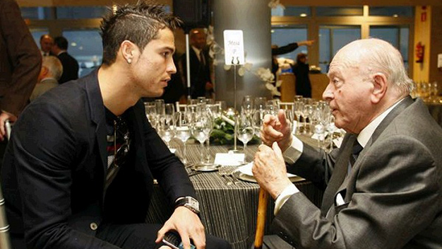 Huyền thoại Di Stefano kêu gọi Real giữ chân Ronaldo