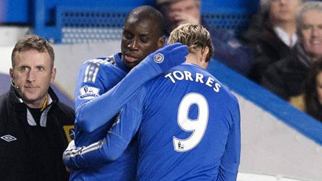 CĐV Chelsea tẩy chay Torres, gọi tên Demba Ba