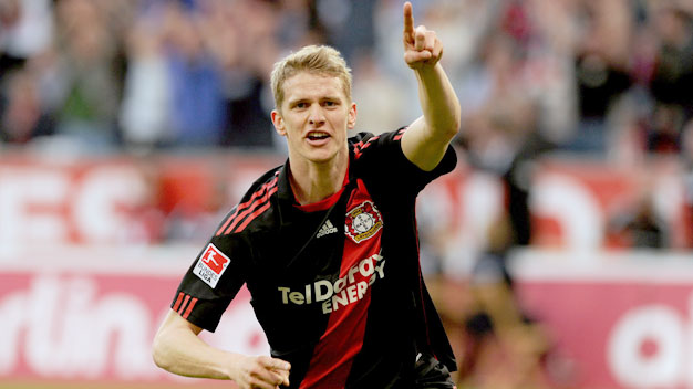 Leverkusen ra giá cho mục tiêu Lars Bender của M.U