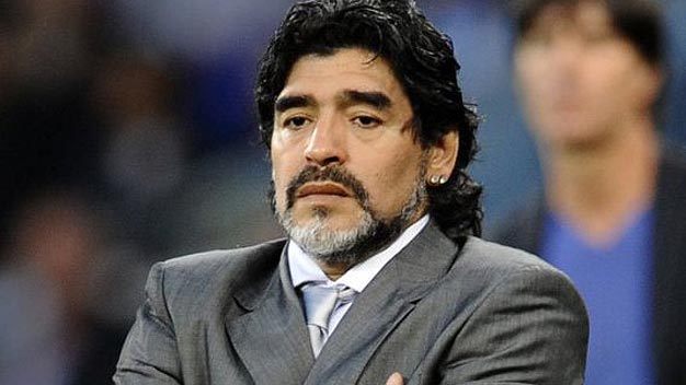 Maradona phát ốm vì bóng đá, định bỏ nghiệp HLV