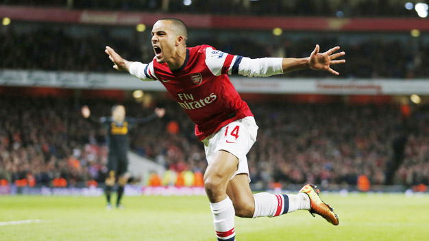 Arsenal vẫn sống  bằng hơi thở Walcott