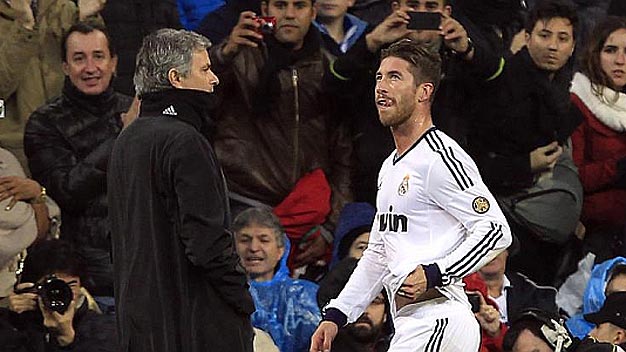 Ramos chỉ trích cả trọng tài lẫn... Mourinho