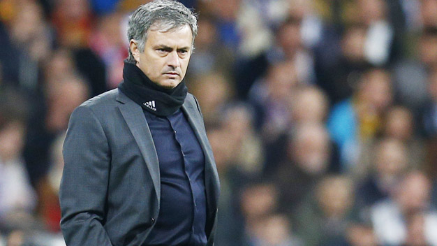 Bật mí tương lai Mourinho: Ngậm miệng chờ ra đi