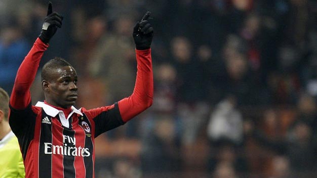 Milan mất Balotelli cuối tuần này