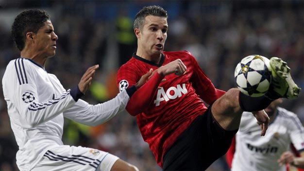 Van Persie chắc chắn đá trận lượt về với Real