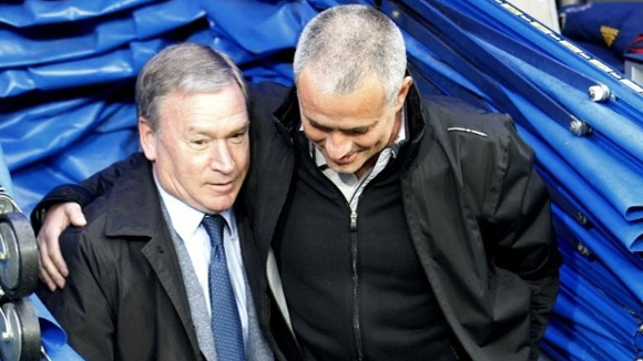 Mourinho bất lịch sự, không rộng lượng và thiếu tôn trọng người khác Mourinho bất lịch sự, không rộng lượng và thiếu tôn trọng người khác
