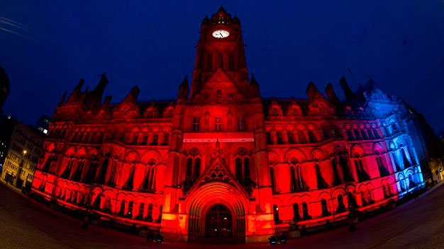 Đêm nay, Manchester sẽ có... khu đèn đỏ