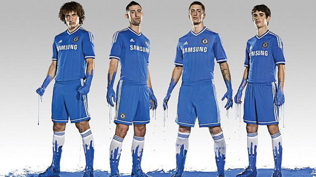 Chelsea chính thức ra mắt mẫu áo đấu mùa giải 2013/14 Chelsea chính thức ra mắt mẫu áo đấu mùa giải 2013/14