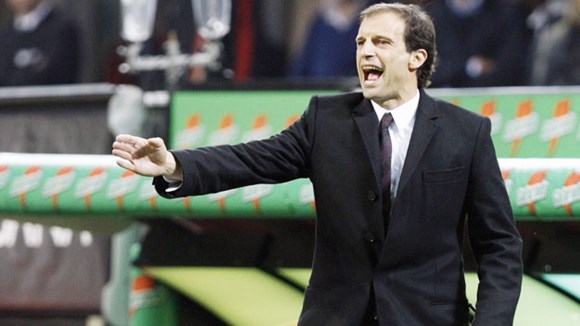 Allegri ở lại AC Milan để đợi Prandelli