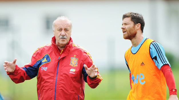 Xabi Alonso không thể dự Confed Cup