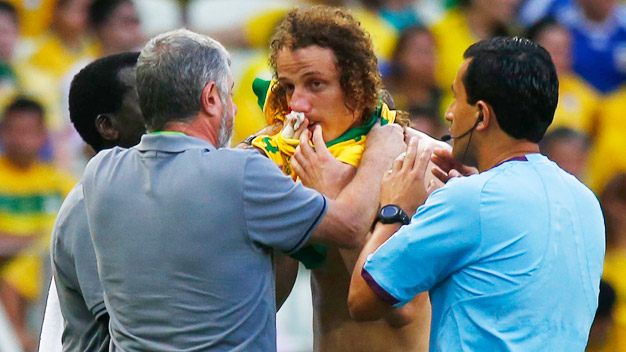 David Luiz phải đeo mặt nạ