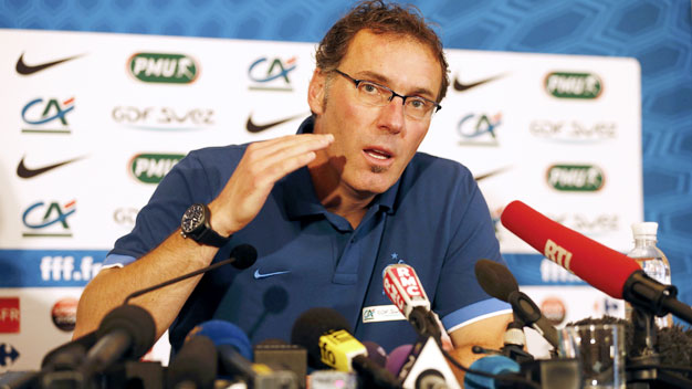 Ngày mai, Blanc ra mắt PSG