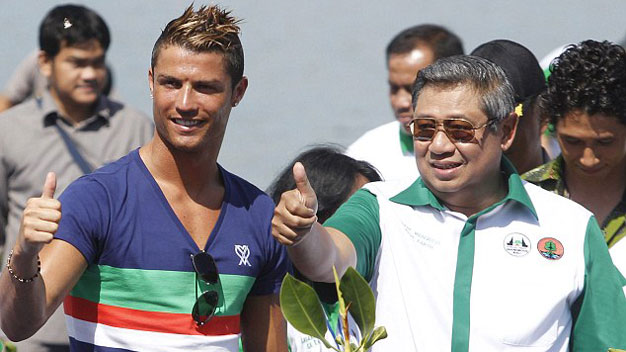 Ronaldo gặp lãnh đạo M.U trong 3 ngày tới!