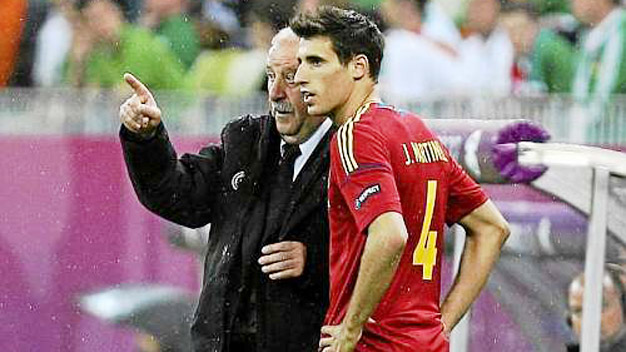 ĐT Tây Ban Nha: Del Bosque & lá bài độc Martinez