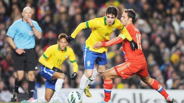 Oscar, “người không phổi” thứ 2 của Chelsea