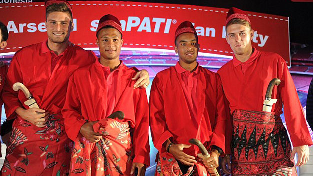 Chùm ảnh Arsenal tới du đấu tại Indonesia