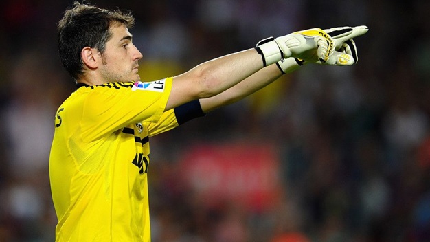 Ancelotti trao băng đội trưởng cho Casillas