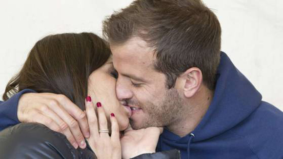 Van der Vaart phủ nhận tình mới mang bầu