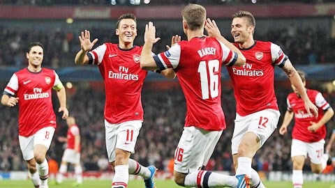 Arsenal: Oezil, Giroud, Oxlade-Chamberlain đồng loạt trở lại