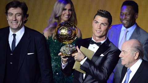 Cristiano Ronaldo cảm ơn tất cả về QBV 2013