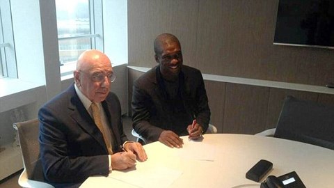 Milan công bố Seedorf là tân HLV trưởng