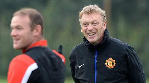 David Moyes thay thế Sir Alex: Cuộc chuyển giao sóng gió