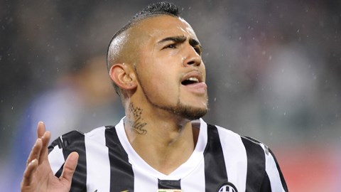 Vidal từ chối M.U, gắn bó với Juve