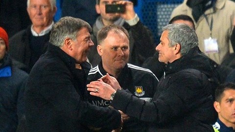 Mourinho: “West Ham chơi thứ bóng đá của thế kỷ 19”