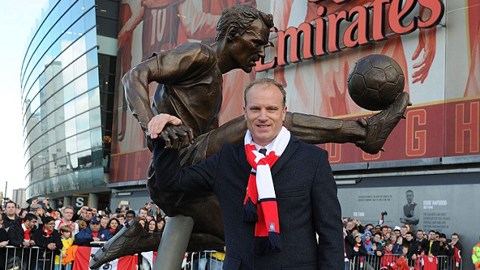 Bergkamp mong muốn được dẫn dắt Arsenal