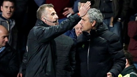 HLV Mourinho có thể bị phạt 10.000 bảng