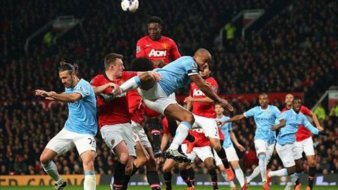 Phản ứng của cộng đồng mạng sau trận derby Manchester