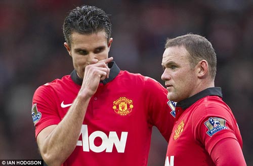 Persie có thể lấy băng đội trưởng của Rooney - 1