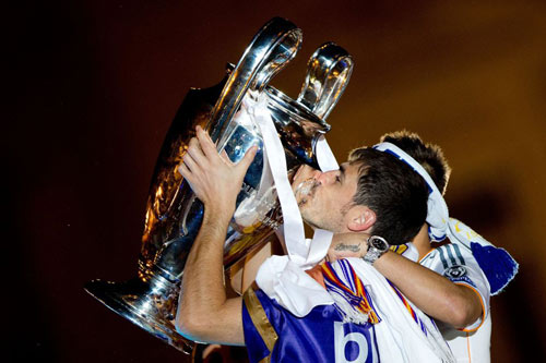 Ronaldo ăn mừng “decima” nổ tung thành Madrid - 12