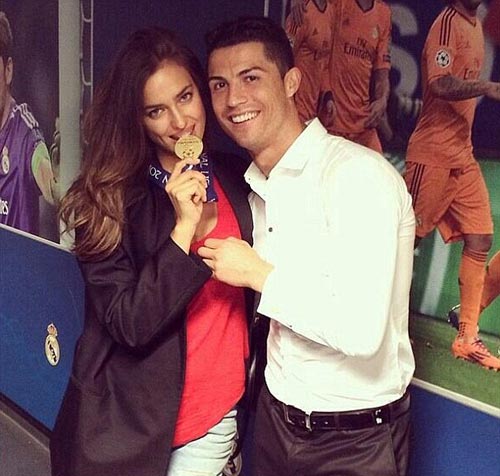 Ronaldo ăn mừng “decima” nổ tung thành Madrid - 15