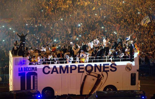 Ronaldo ăn mừng “decima” nổ tung thành Madrid - 3