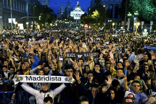 Ronaldo ăn mừng “decima” nổ tung thành Madrid - 4