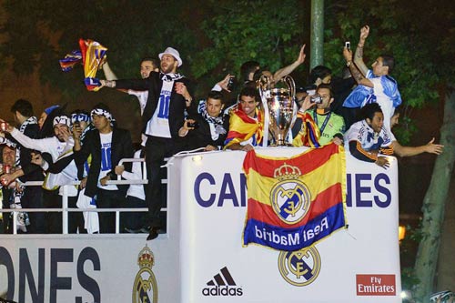 Ronaldo ăn mừng “decima” nổ tung thành Madrid - 6