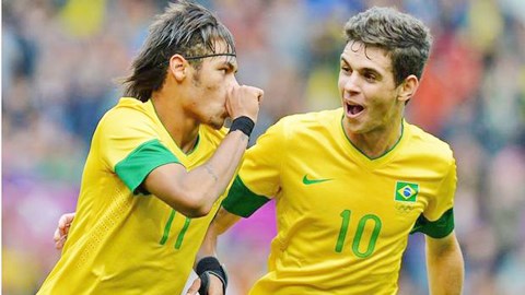 Hàng công ĐT Brazil: Oscar quan trọng hơn cả Neymar